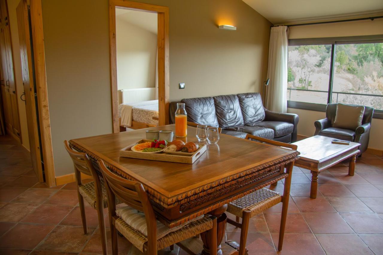 Hostal Mas Rovira Banyoles Exterior foto