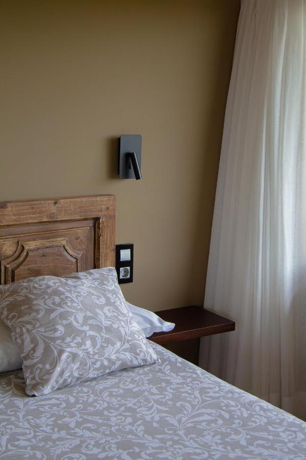 Hostal Mas Rovira Banyoles Exterior foto