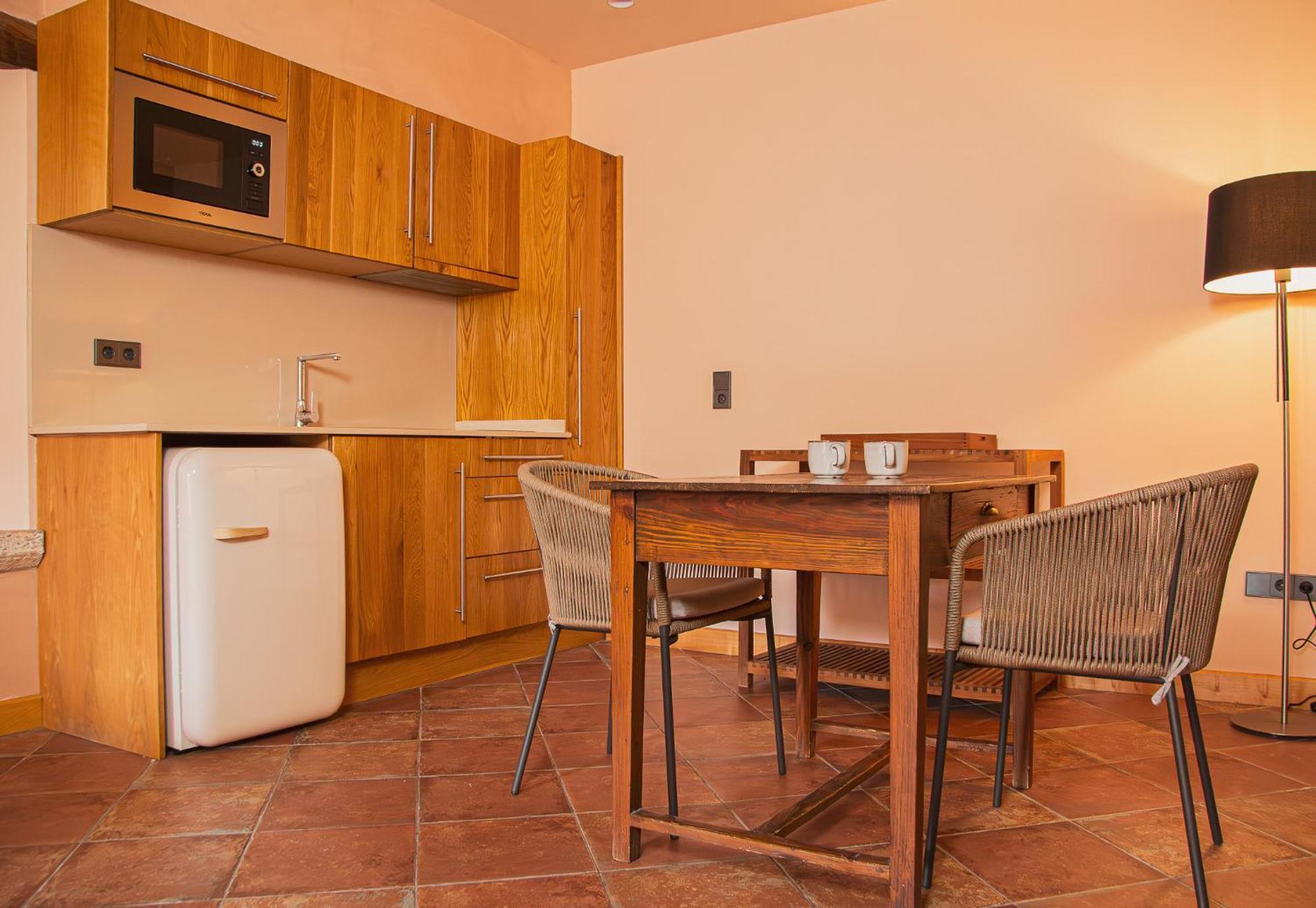 Hostal Mas Rovira Banyoles Exterior foto